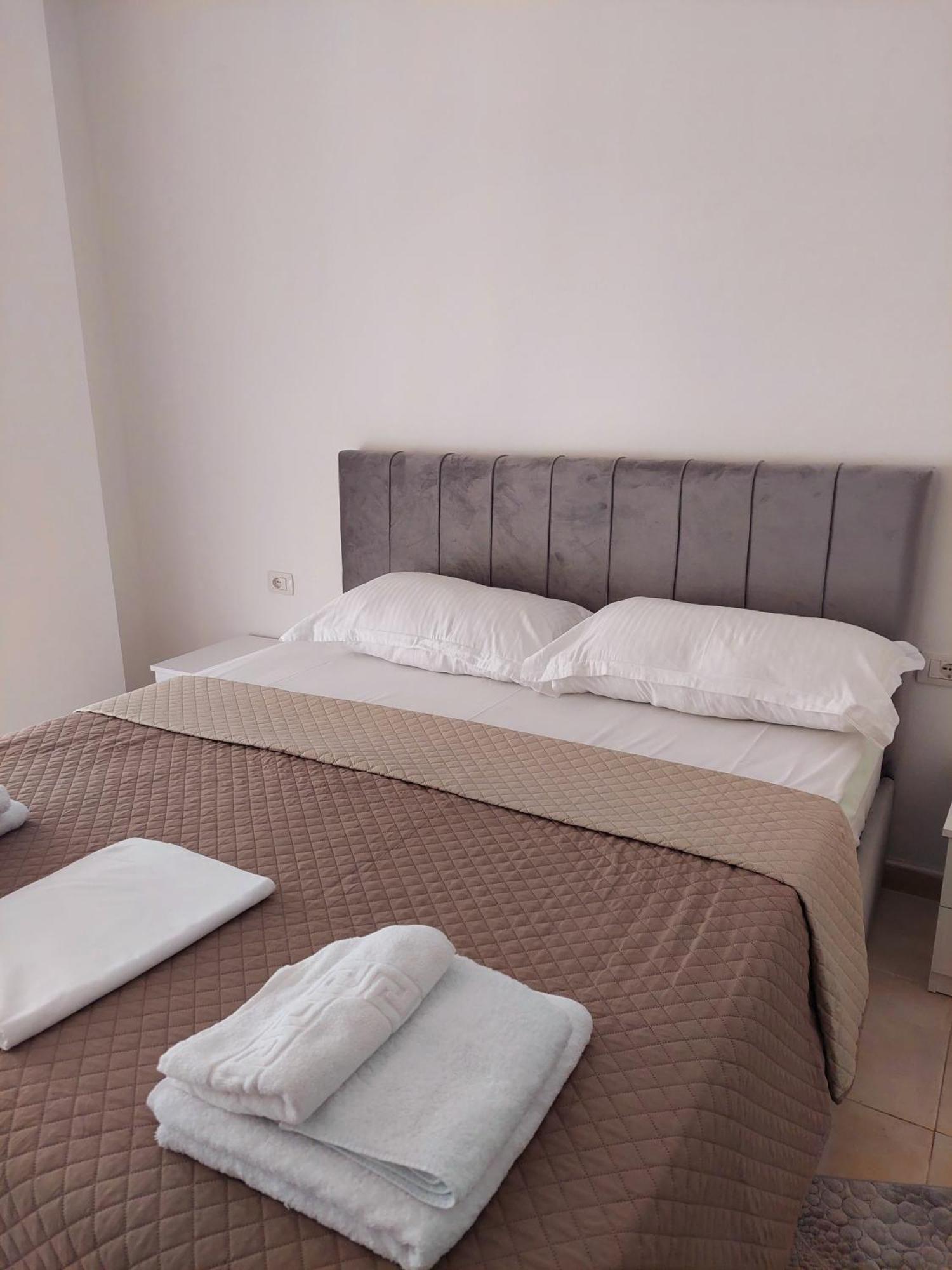 Gex Apartments Тирана Екстериор снимка